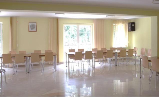 Pod Arkadami Hotel Darlowko Esterno foto