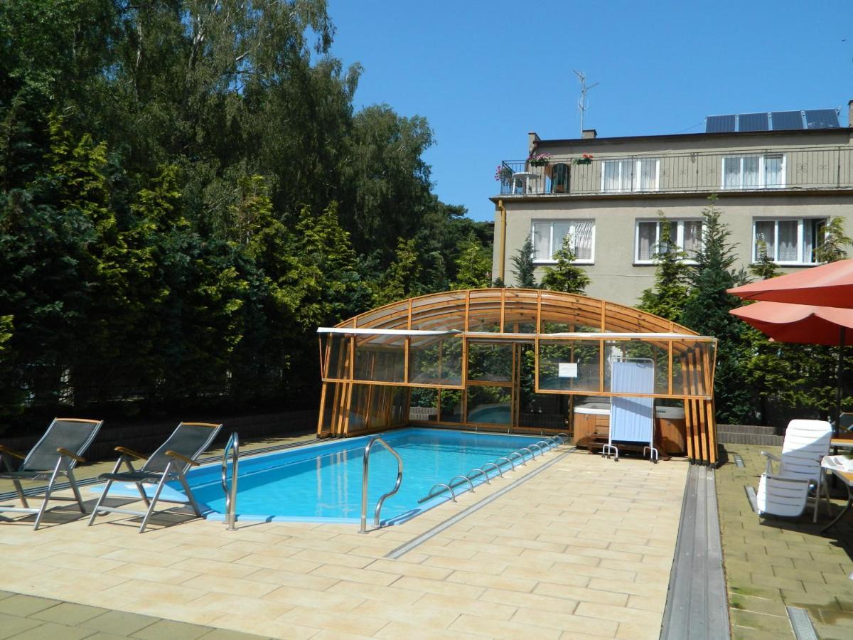 Pod Arkadami Hotel Darlowko Esterno foto