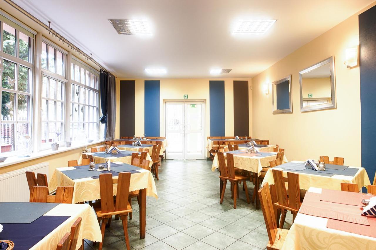 Pod Arkadami Hotel Darlowko Esterno foto