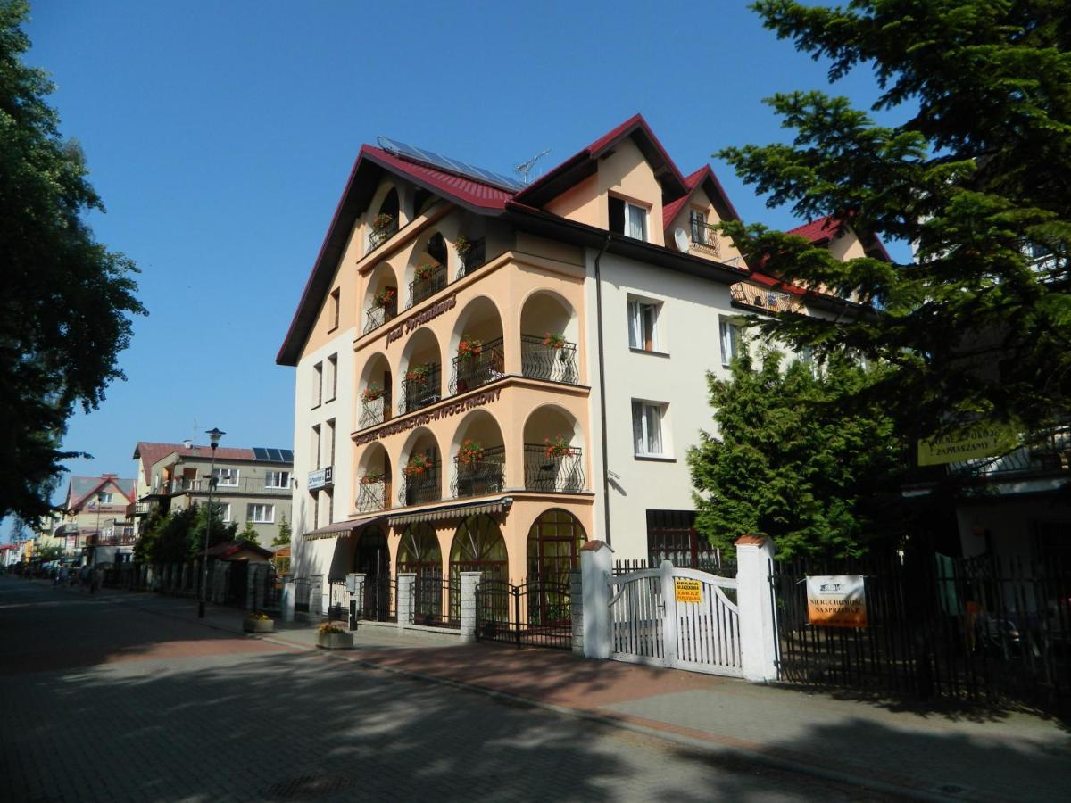 Pod Arkadami Hotel Darlowko Esterno foto