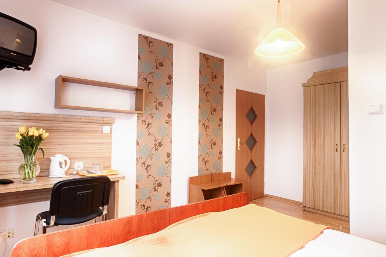 Pod Arkadami Hotel Darlowko Esterno foto