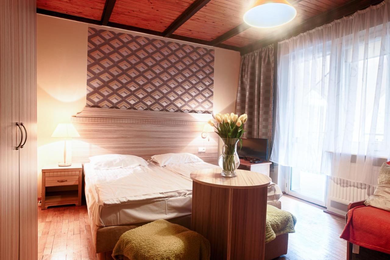 Pod Arkadami Hotel Darlowko Esterno foto