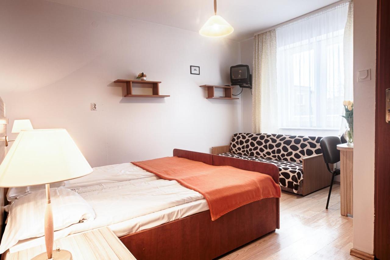 Pod Arkadami Hotel Darlowko Esterno foto